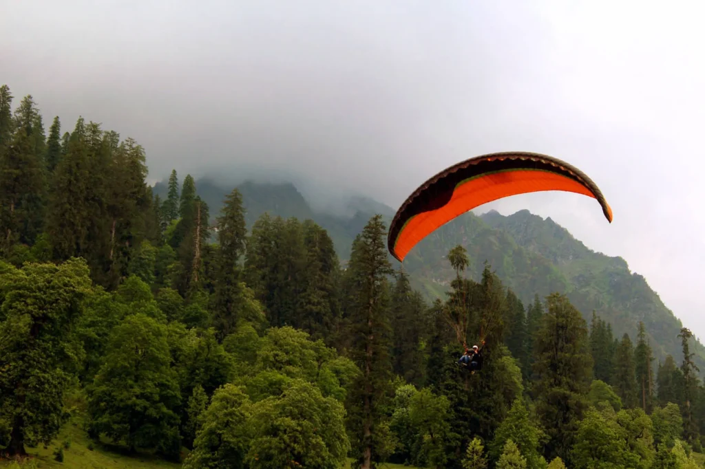 Paragliding in Kullu