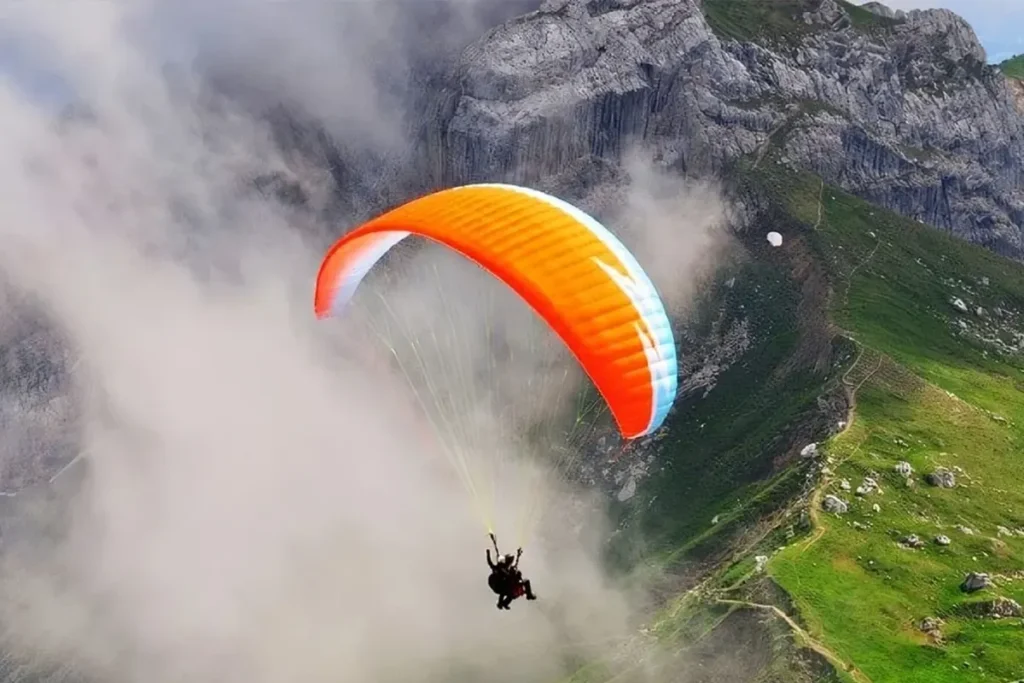 Paragliding in Solang Valley